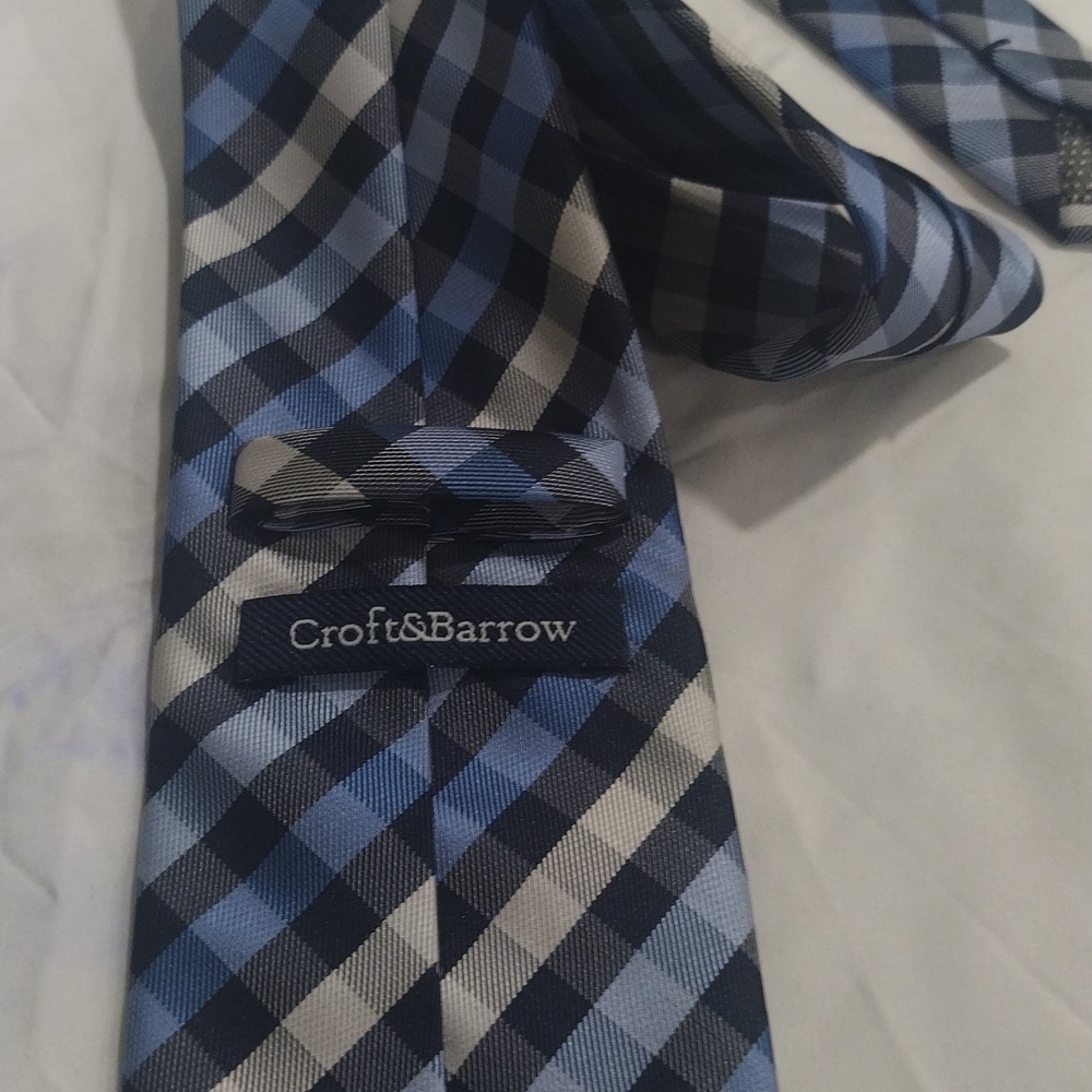 Beautiful men's kroft & barrel tie